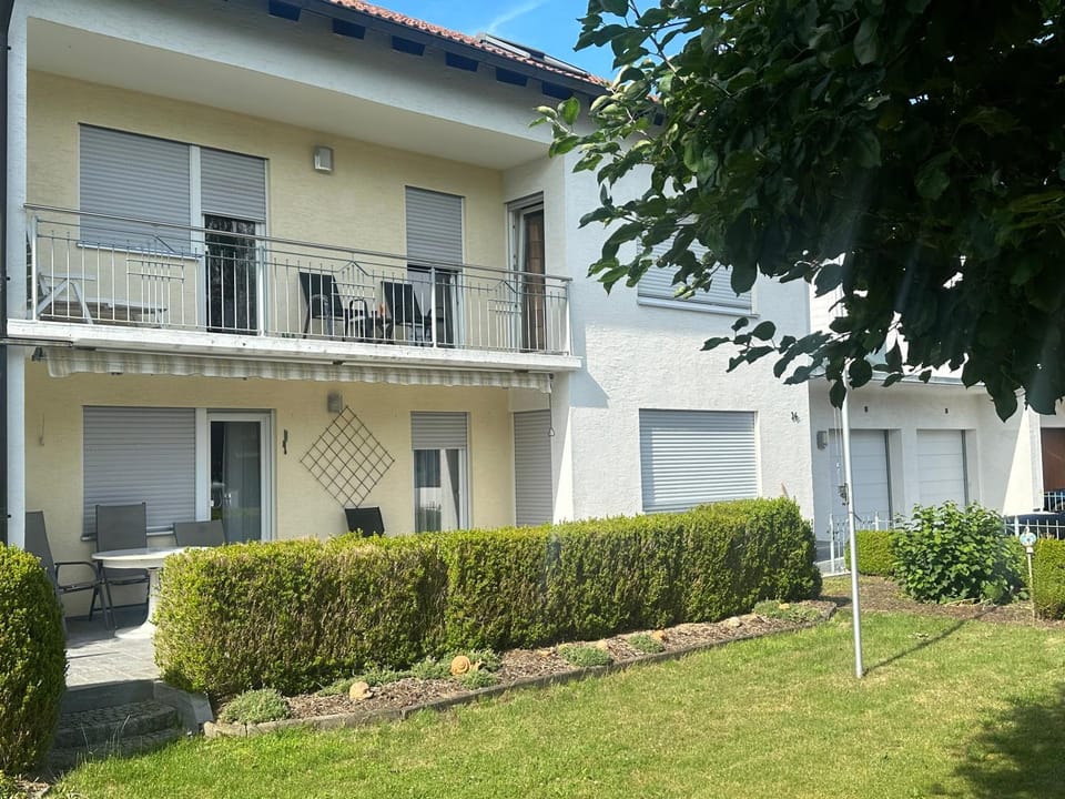 Property building, Day, Garden, Garden view
