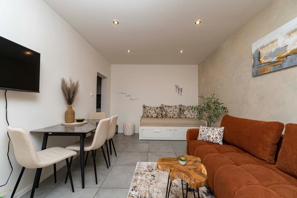 BNB Stylish Modern Apartment with Winter Terrace Apartment in Czechia
