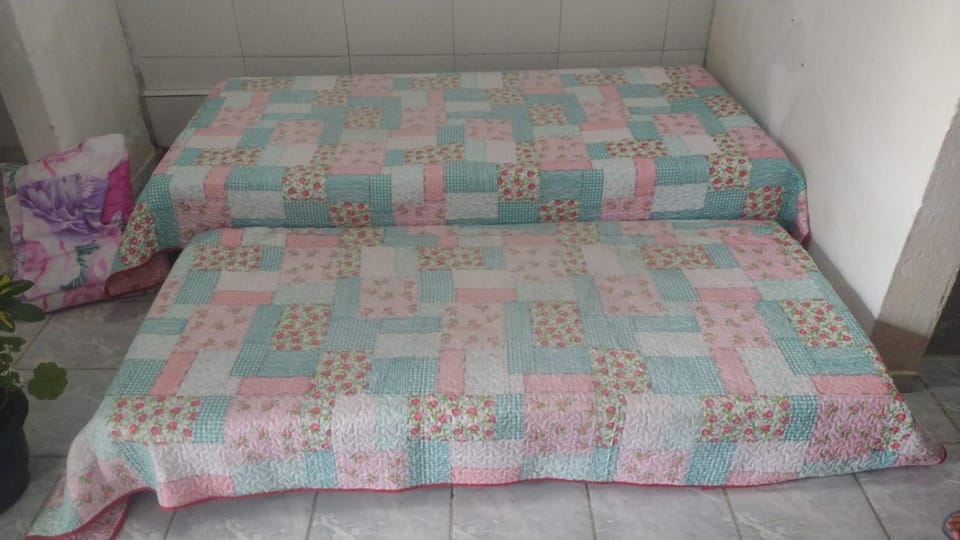 Bed, Internal: Not applicable to any particular room