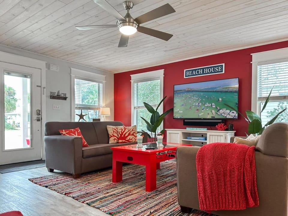 SolMate Free Golf Cart & Pool Heat Deals House in Destin