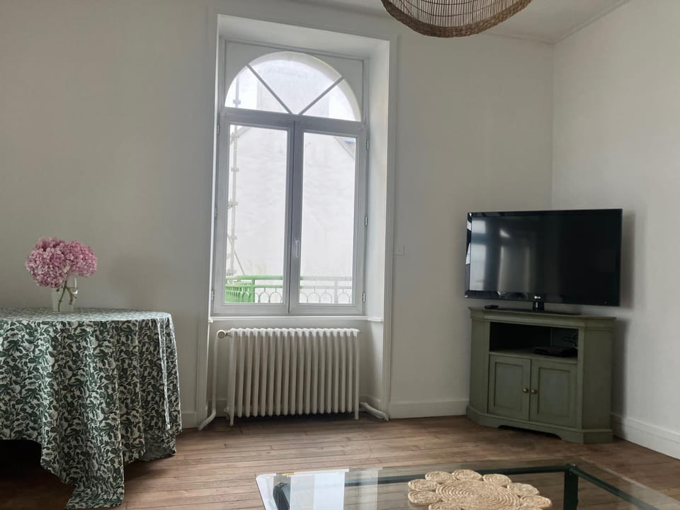 Maison avec Terrasse et véranda, plages à pied, à deux pas des commerces, du marché et du port - wifi et linge de lit inclus House in Finistere