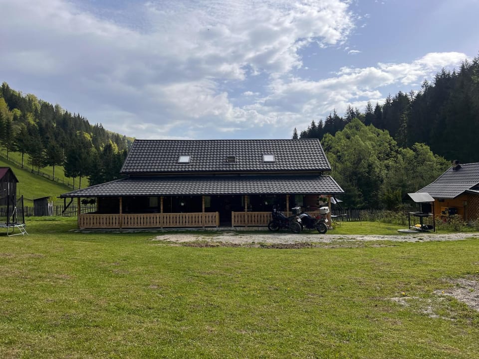 Căsuța Dor de Munte Nature lodge in Romania