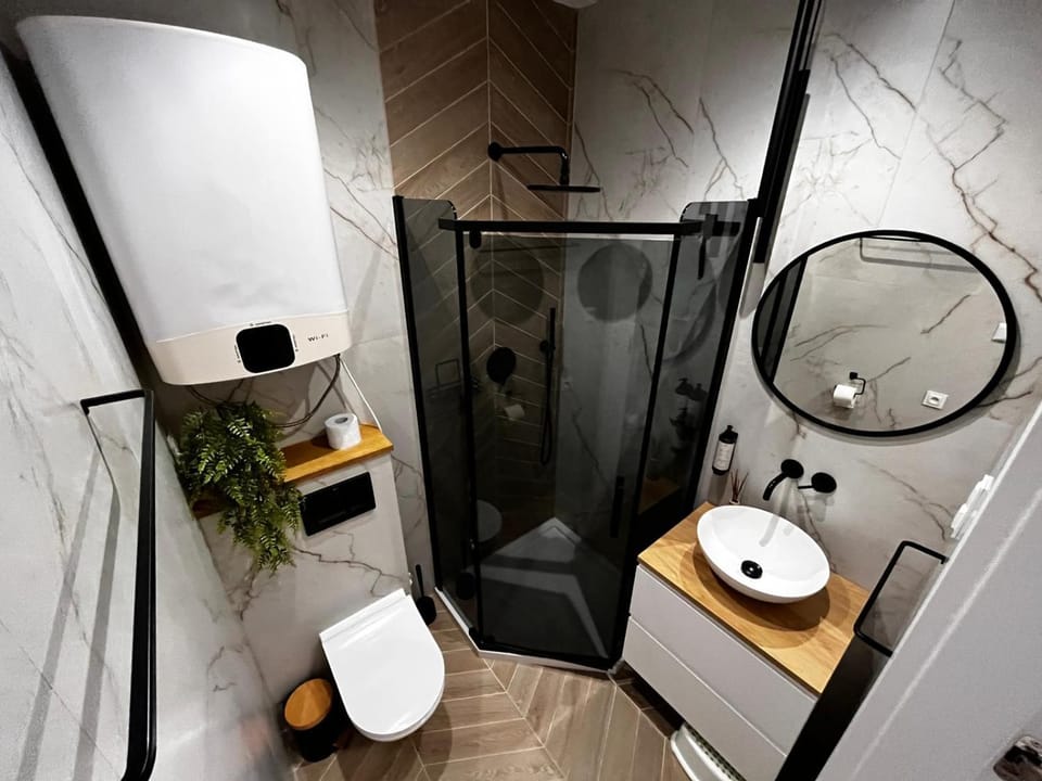 Shower, Toilet, Bathroom