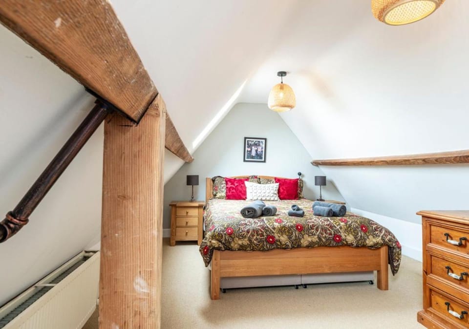 Beautiful 3BD Family Retreat in Oxfordshire House in West Oxfordshire District