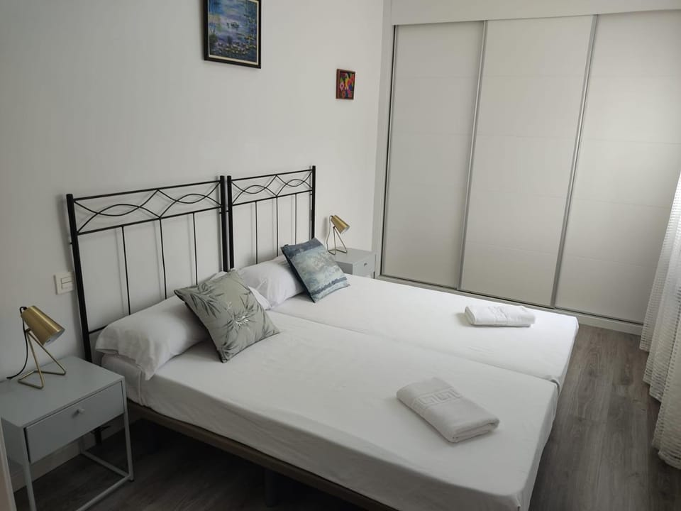 Bed, Photo of the whole room, Bedroom, towels, wardrobe