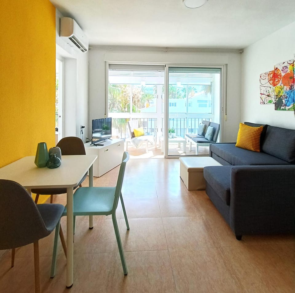 Tropicana Suite con salida directa al mar y piscina Apartment in Roquetas de Mar