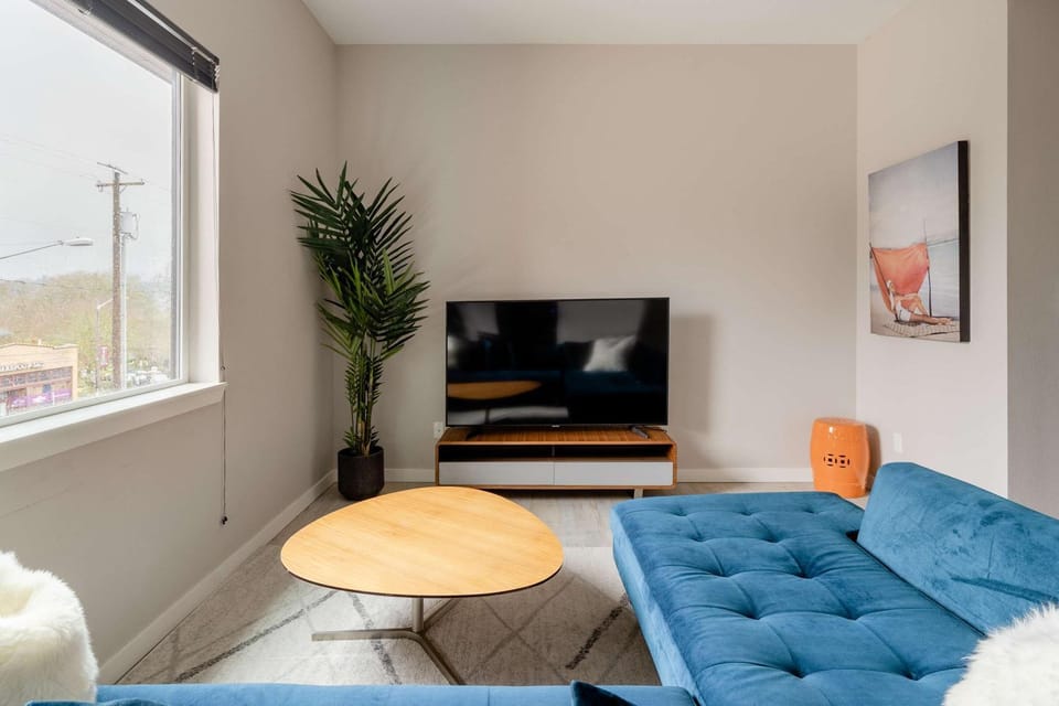 Stay Portland - Retro Modern 2-Bedroom with 90 WalkScore Apartment in Portland