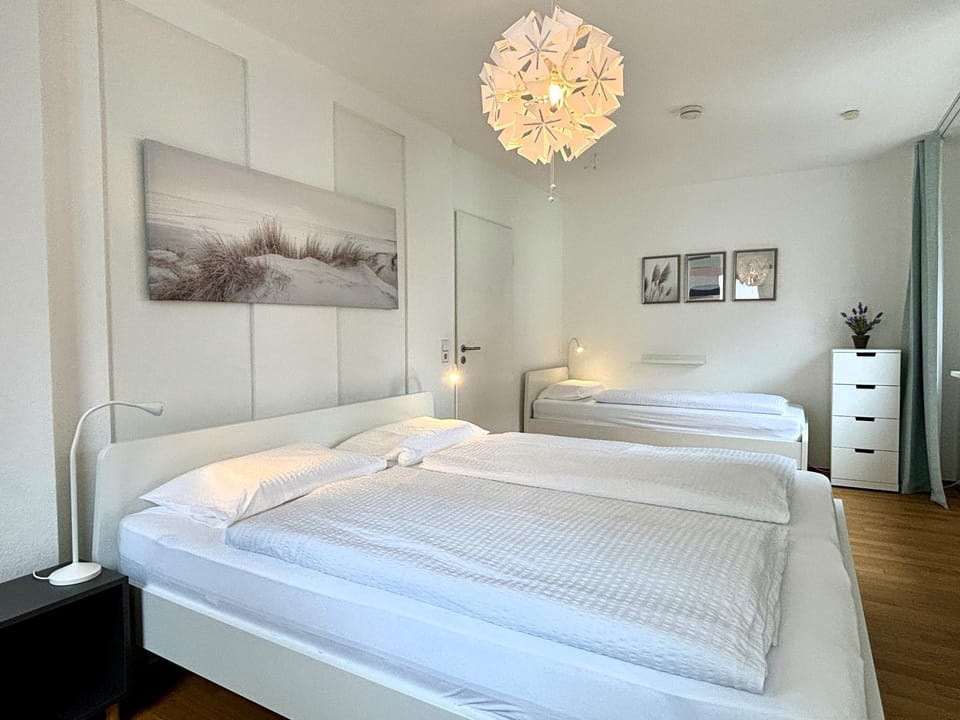 Photo of the whole room, Bedroom