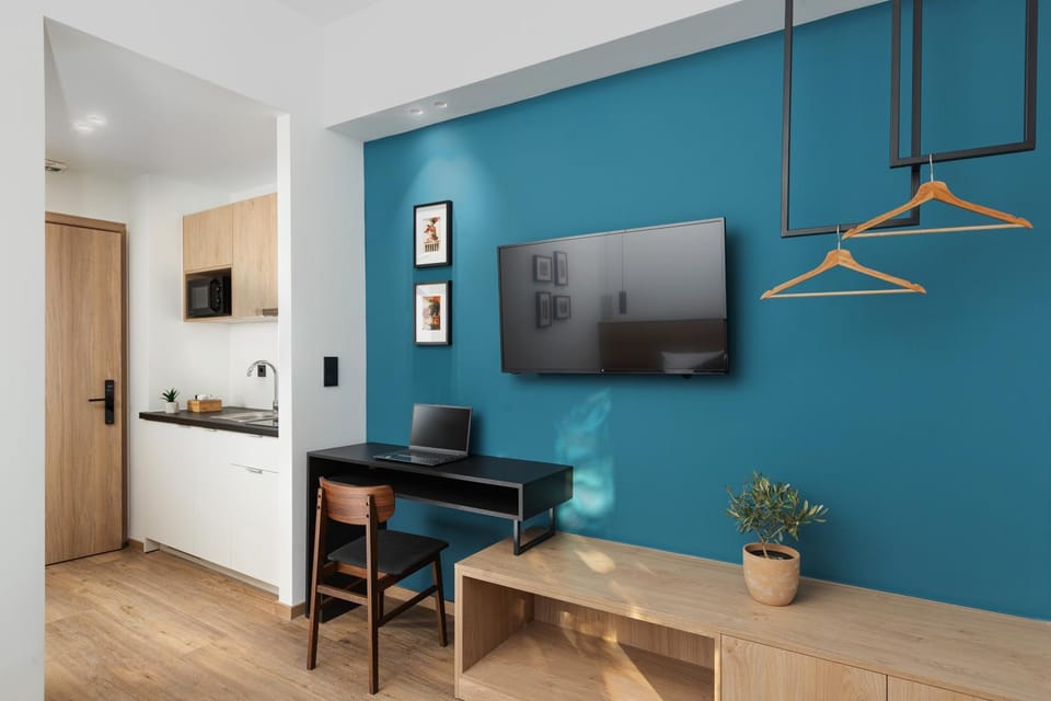 The Meta Stay - Rooftop Access Central Studio Apartment in Athens