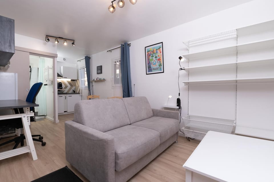 Apparemment cosy le pradet Apartment in French Riviera