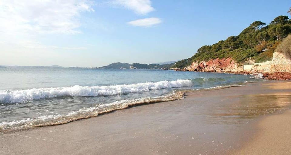 Nearby landmark, Beach