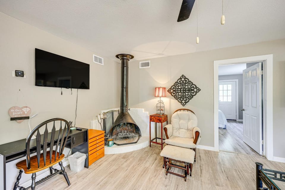 Bandera Carriage House with Medina River Access! House in Rio Grande