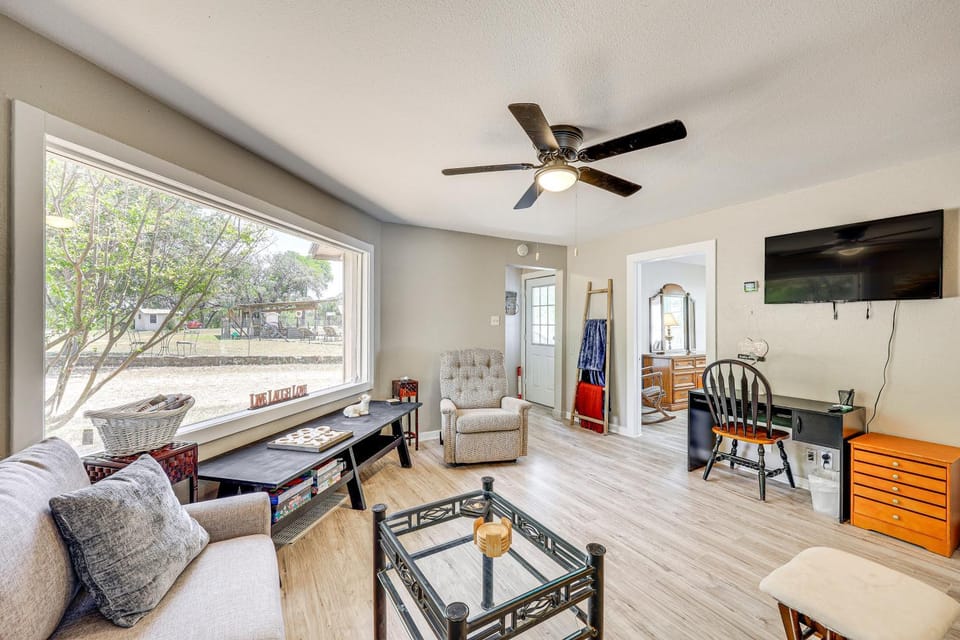 Bandera Carriage House with Medina River Access! House in Rio Grande