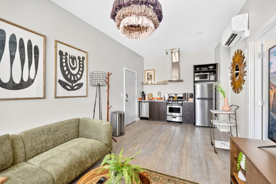 Stylish Portland 1BR w 90 WalkScore Apartment in Portland