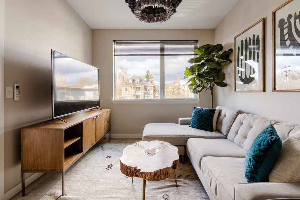 Stylish Portland 1BR w 90 WalkScore Apartment in Portland