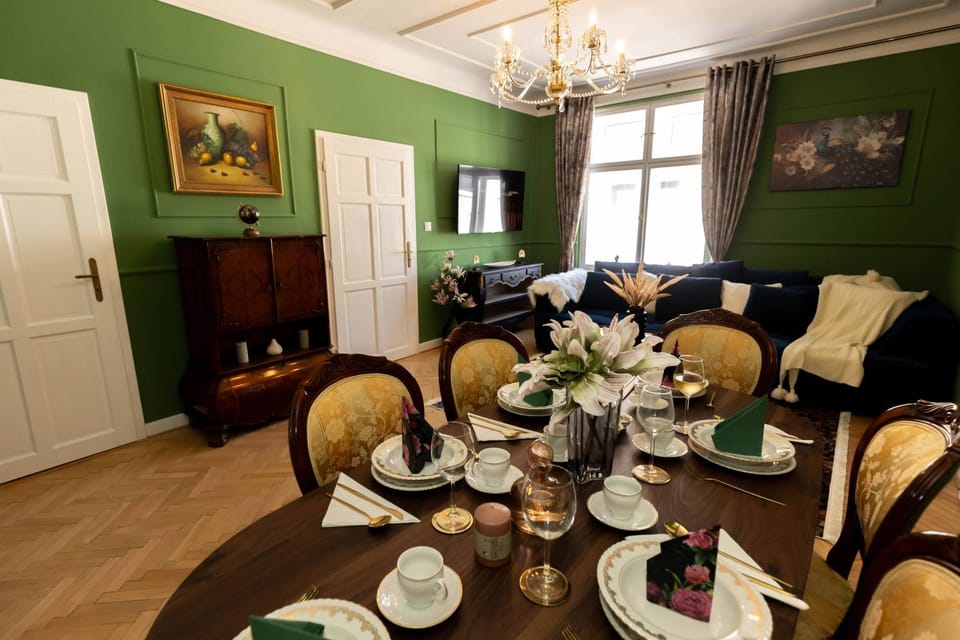 Living room, Dining area
