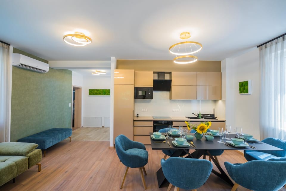 Living room, Dining area