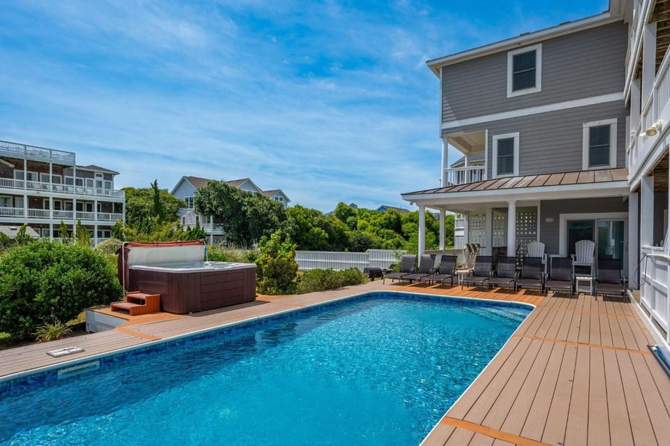 WH237 Sol y Mar House in Corolla