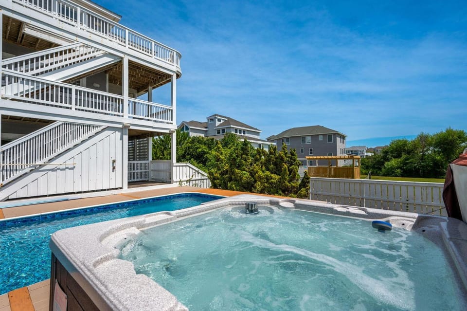 WH237 Sol y Mar House in Corolla