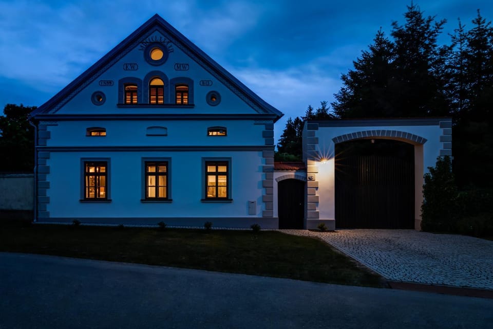 Property building, Street view