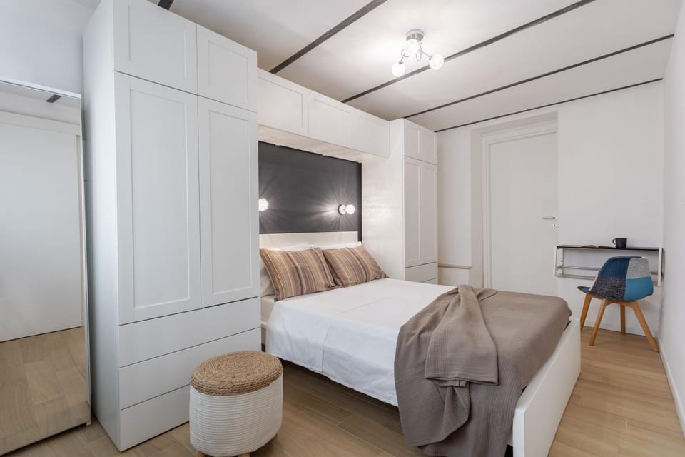 Bed, Photo of the whole room, Bedroom, wardrobe