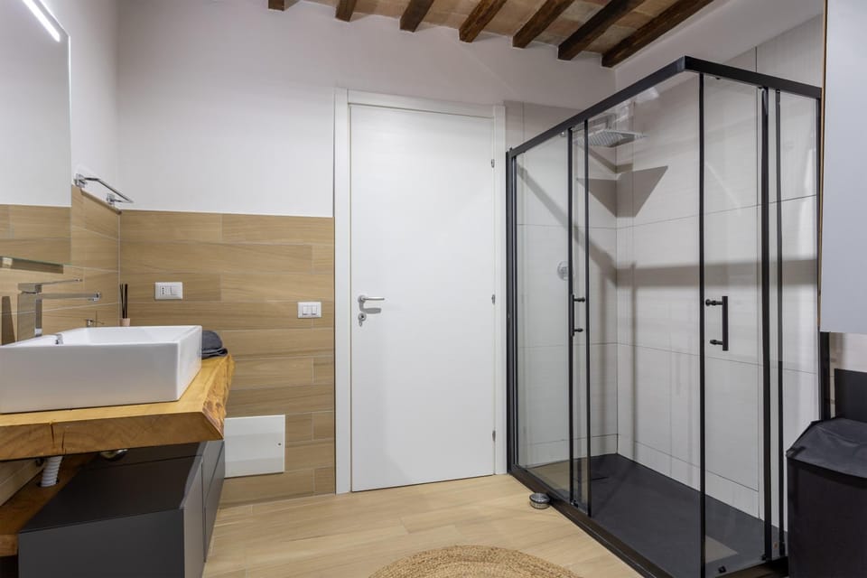 Shower, Toilet, Bathroom, bidet, towels