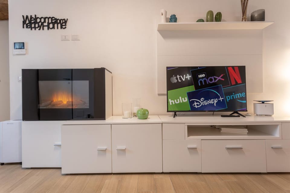 Communal lounge/ TV room, TV and multimedia, Evening entertainment