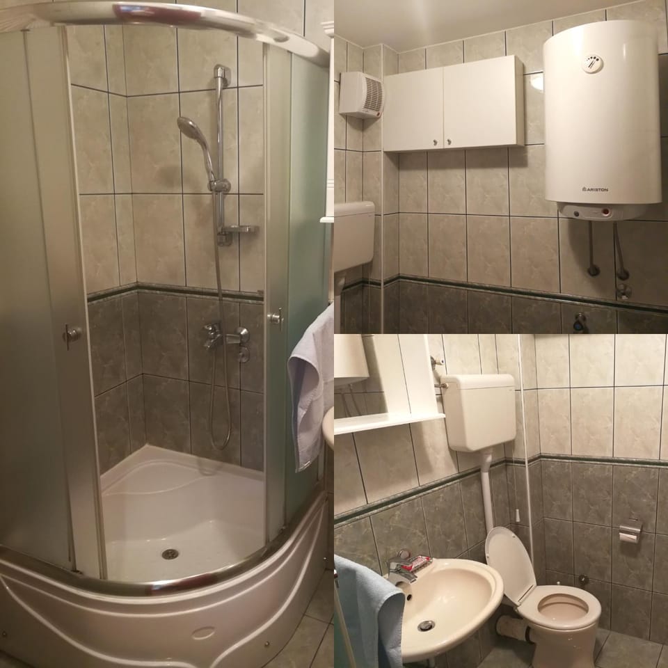 Shower, Toilet