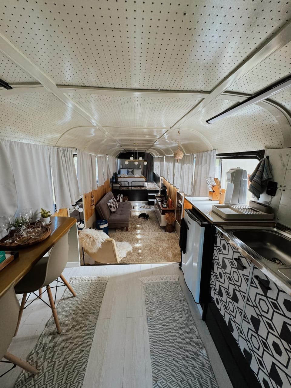 Kitchen or kitchenette, Dining area, minibar