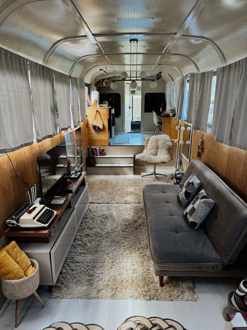 Communal lounge/ TV room, Living room, Seating area