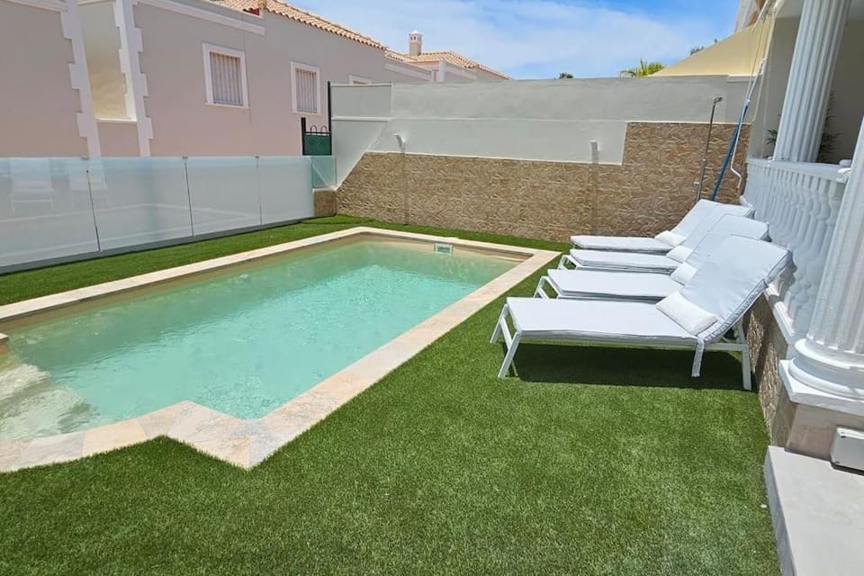 Garden, Swimming pool