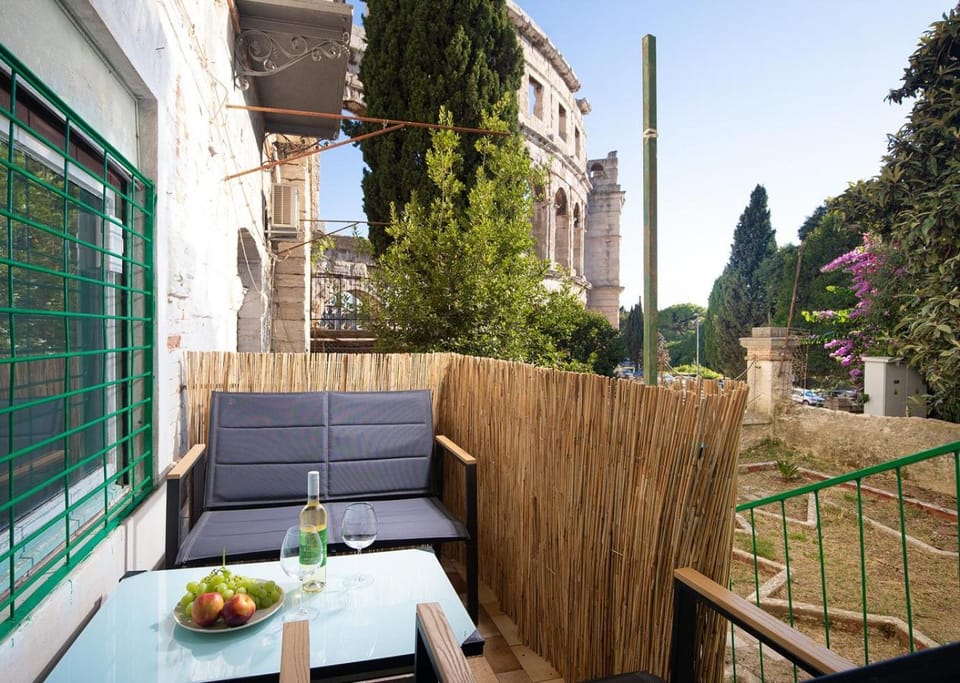 Day, Garden, View (from property/room), Balcony/Terrace, Seating area, Garden view