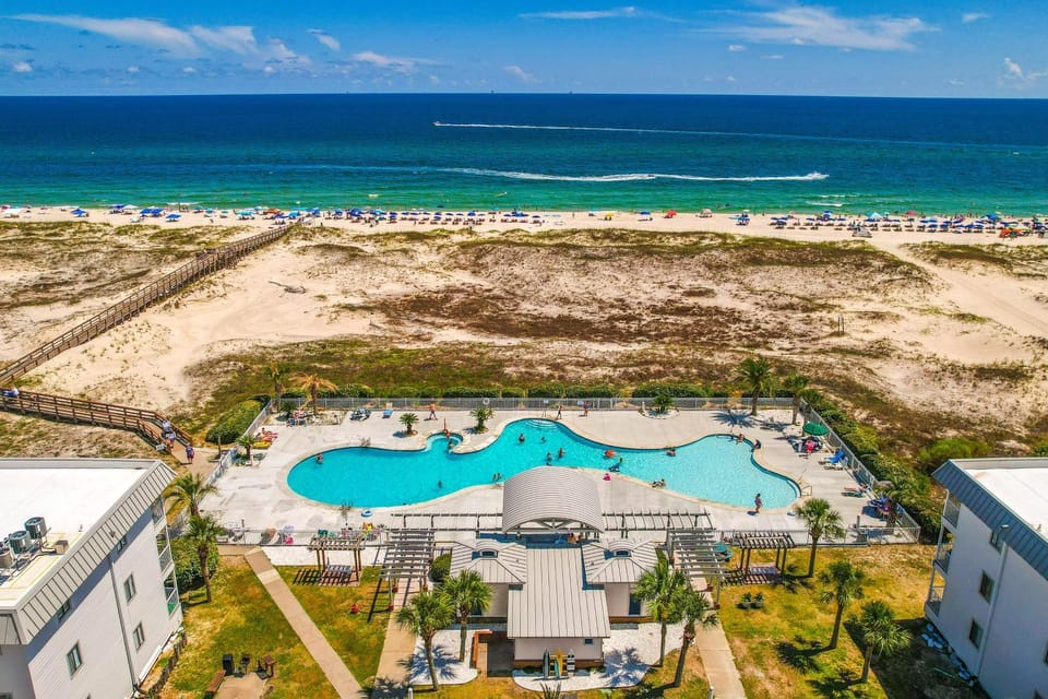 Beachy Gulf Shores Condo w/ Pool, Walk to Shore! House in Alabama
