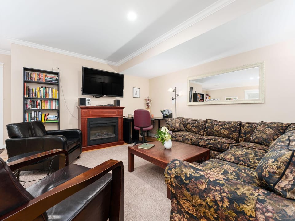 TV and multimedia, Seating area
