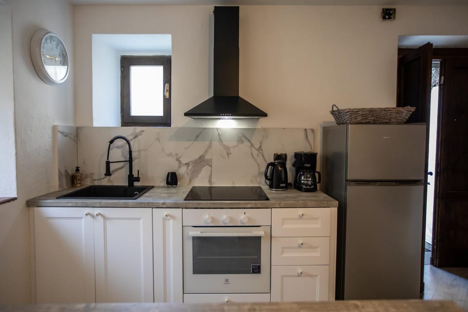 Kitchen or kitchenette, oven, stove