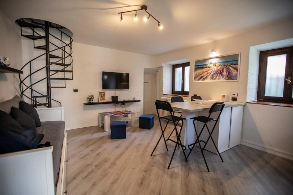 TV and multimedia, Kitchen or kitchenette, Living room, Dining area