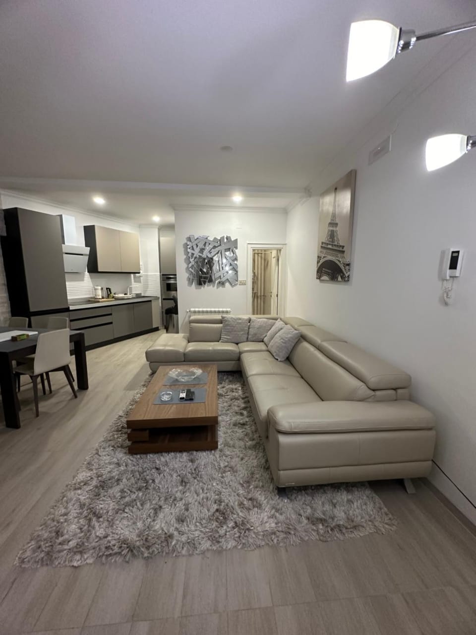 Kitchen or kitchenette, Seating area