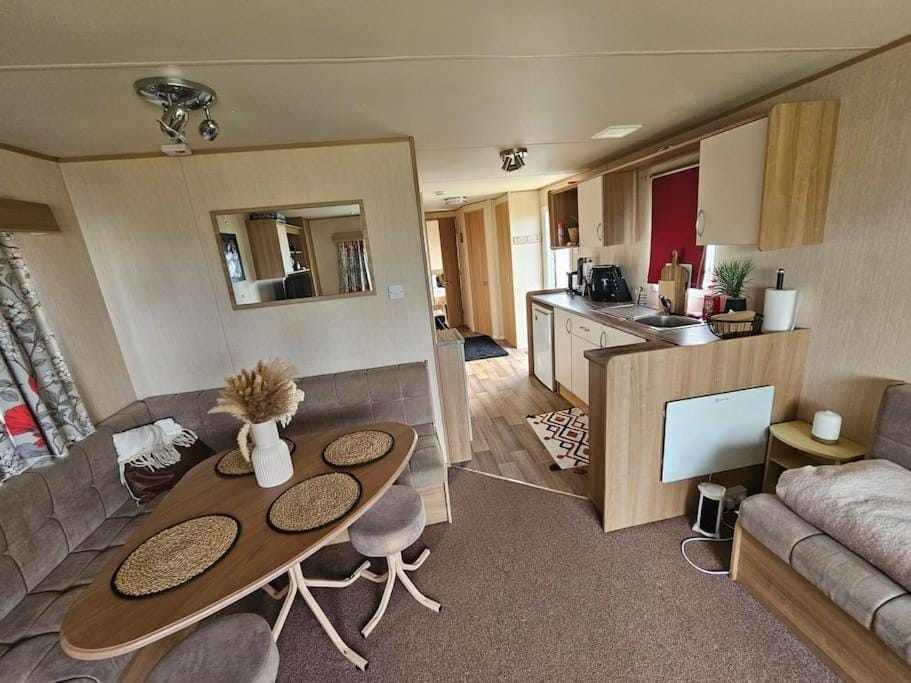 3 bedroom caravan close to beach and fantasy island House in Ingoldmells