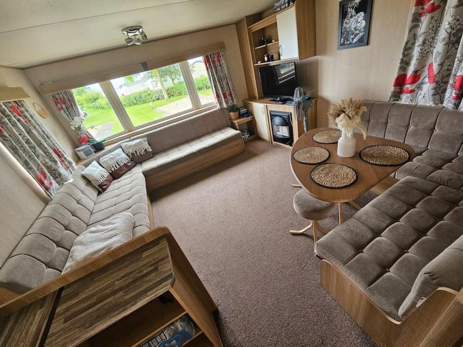 3 bedroom caravan close to beach and fantasy island House in Ingoldmells
