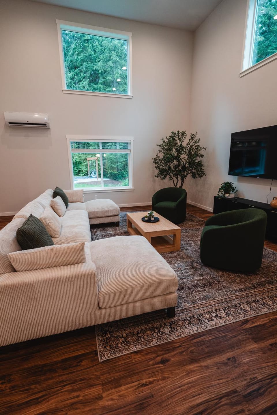 TV and multimedia, Living room, Seating area