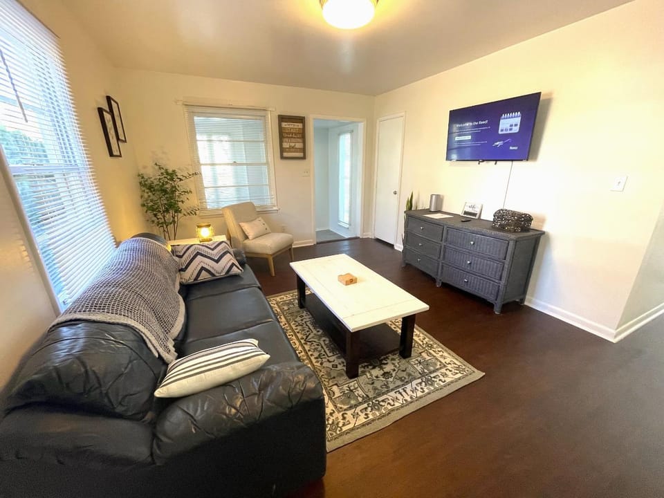 Communal lounge/ TV room, TV and multimedia, Living room, Evening entertainment