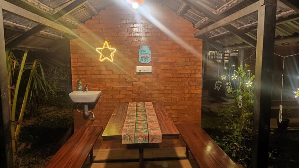 Patio, Night, Dining area, Breakfast