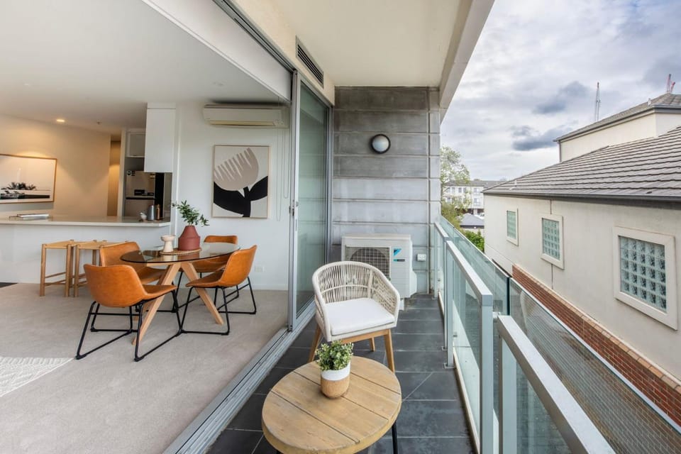 Trackside Escape by Moonee Valley Racecourse Apartment in Melbourne
