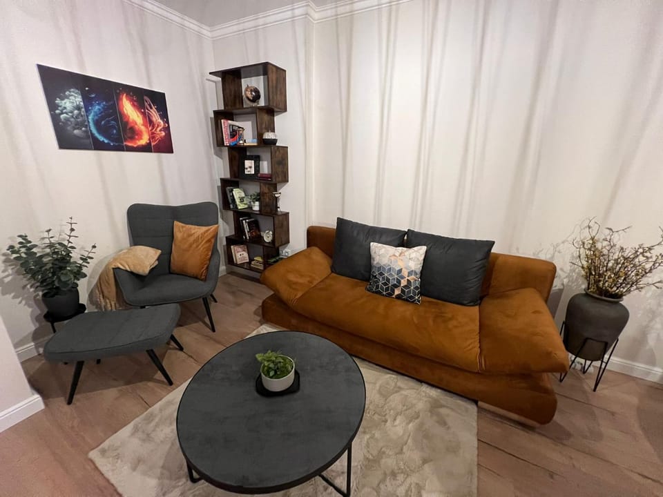 Library, Living room, Seating area