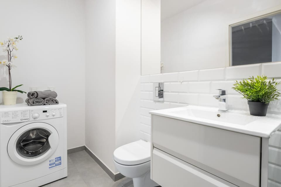 Bathroom, washing machine