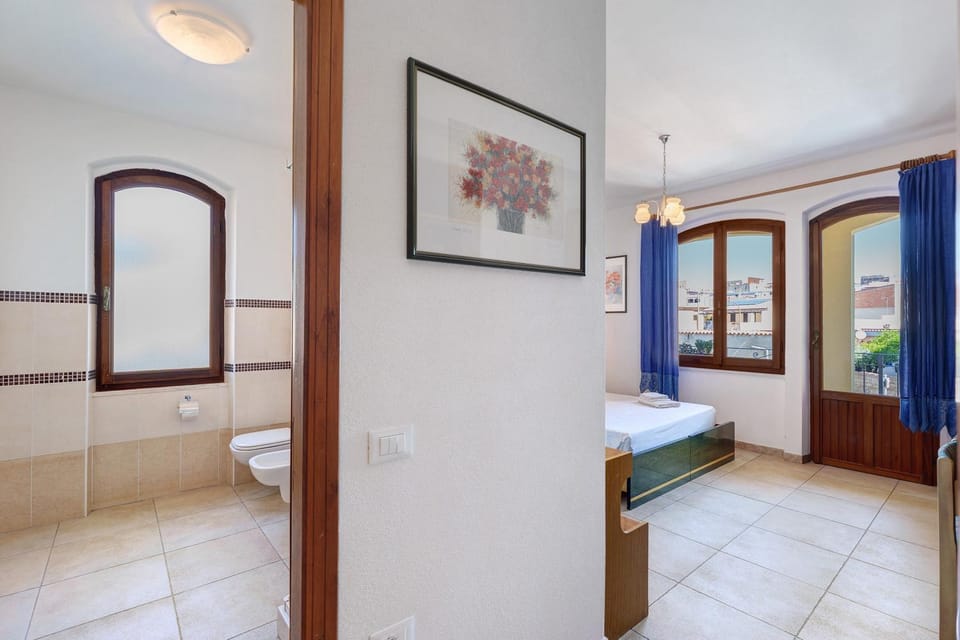 Bathroom, Living room