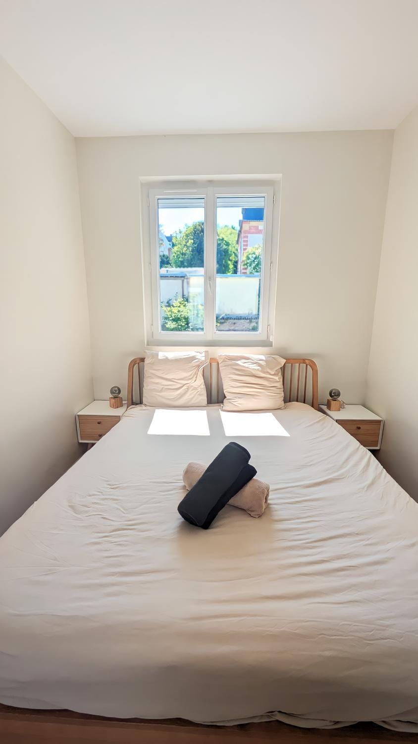 Bed, Bedroom