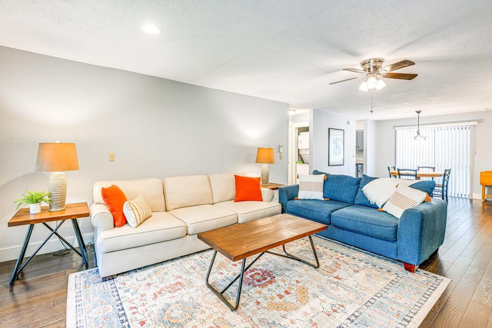 Sapphire Valley Condo w/ Pool & Lake Beach Access! House in Tennessee