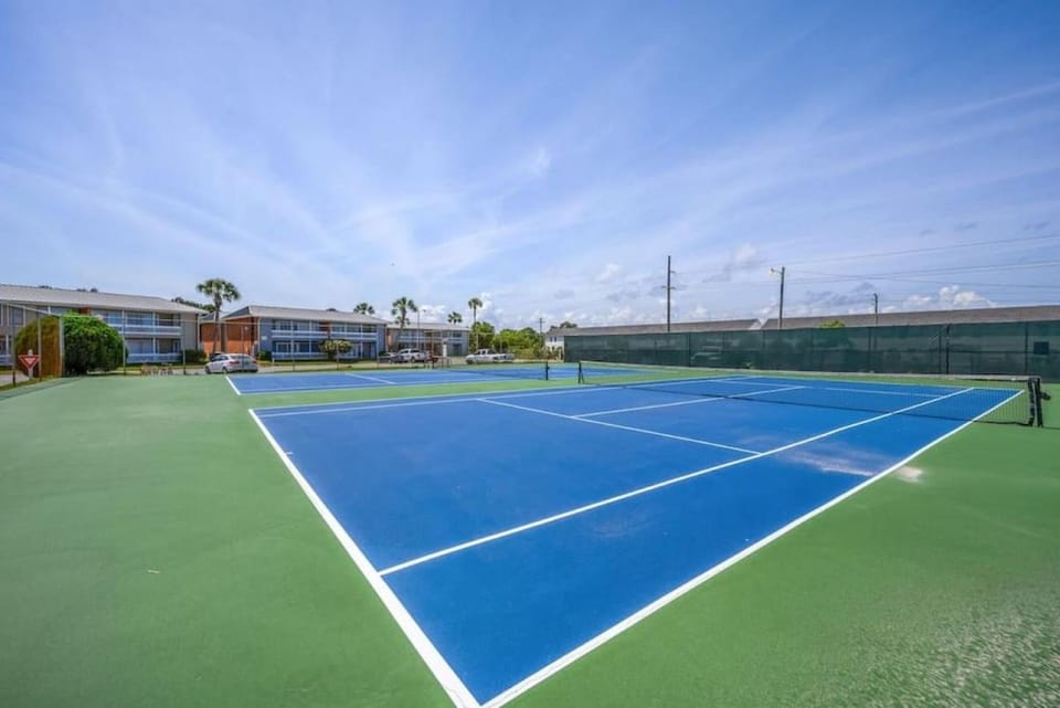 Cool Azul 3 Community Pools Central Destin House in Destin