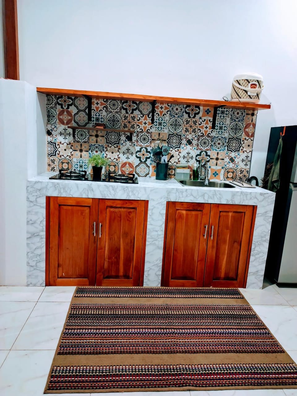 Kitchen or kitchenette, Swimming pool